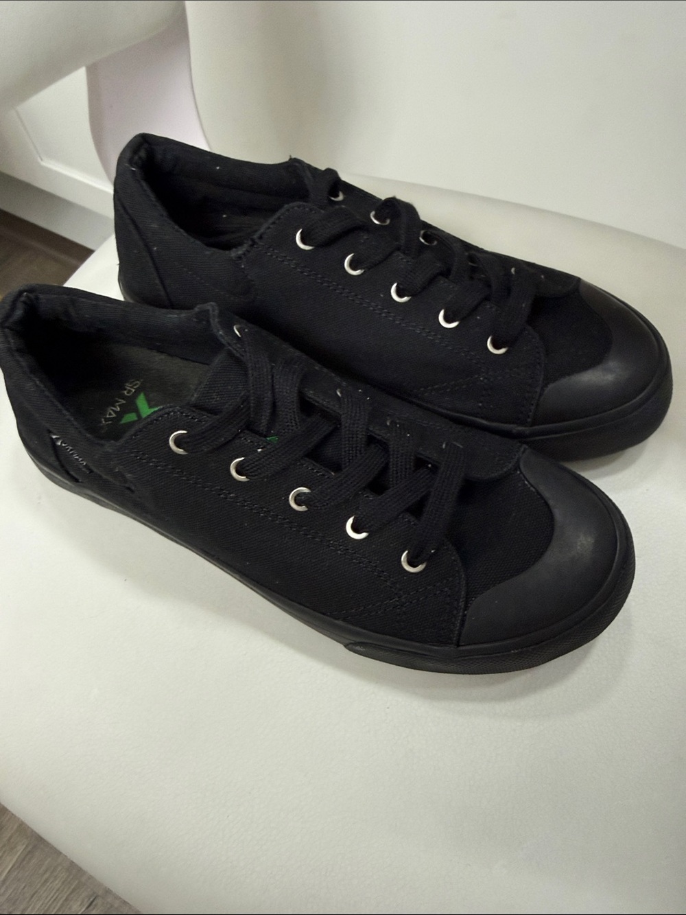 Men's Black Athletic Canvas Sneakers